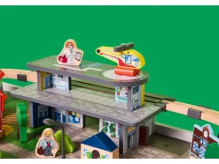 Mesa de juegos con tren de madera