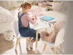 Mesa y sillas infantiles