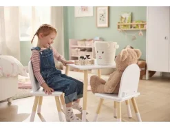 Mesa y sillas infantiles