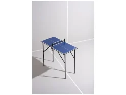 Mini mesa de ping-pong, con mecanismo plegable.