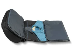 Mochila con bolsa para ropa integrada