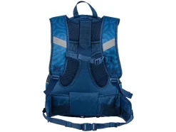 Mochila escolar, con sistema de transporte regulable en altura.