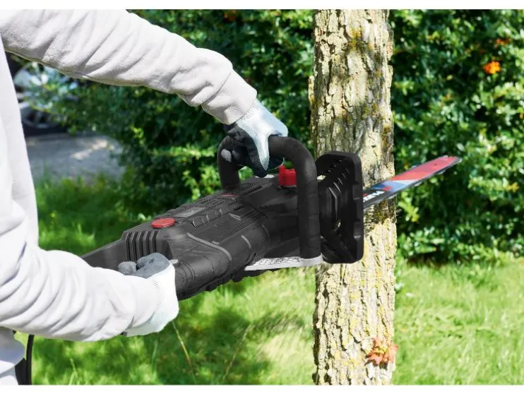 Motosierra eléctrica »PPEKS 2500 A1«, interruptor de protección a 2 manos.