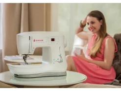 Máquina de coser »Featherweight C240«