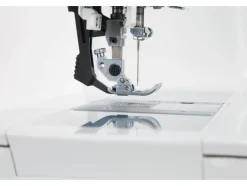 Máquina de coser »Featherweight C240«