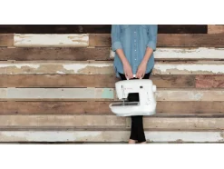 Máquina de coser »Featherweight C240«