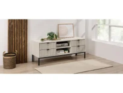 Mueble bajo TV, con aspecto de lamas.