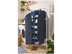 Organizador textil, de material resistente.