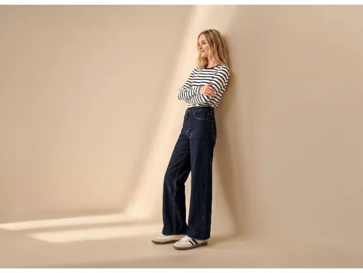 Pantalones vaqueros de mujer, pernera ancha, tiro alto.