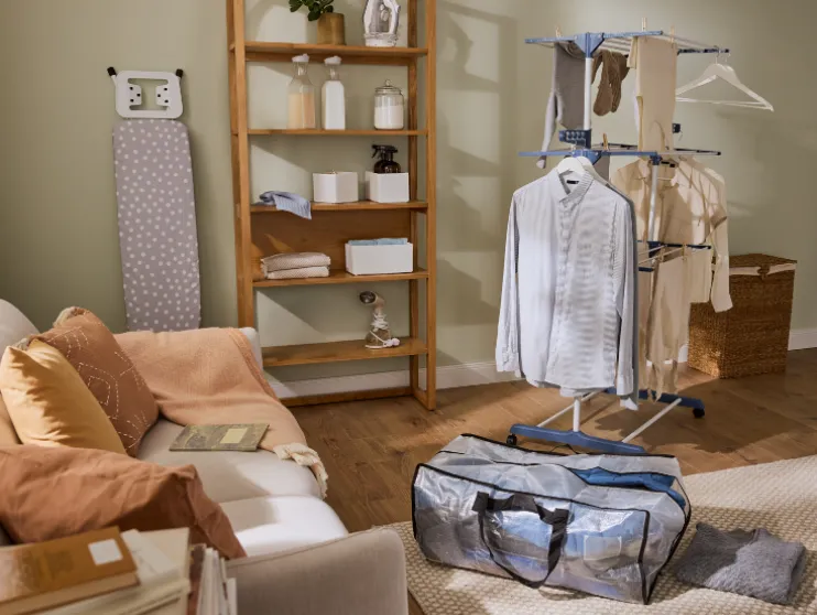 Perchas de madera, 20 unidades.