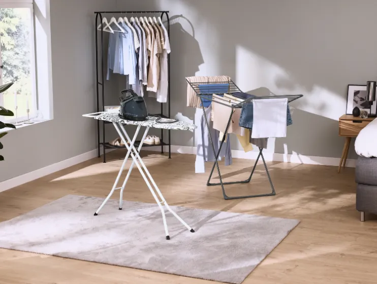 Perchas de madera, 20 unidades.