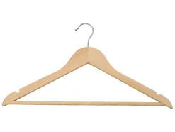 Perchas de madera, 20 unidades.