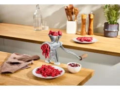 Picadora de carne compacta, incl. accesorio para galletas.