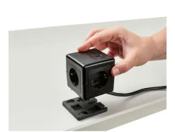 Regleta en cubo con puertos USB