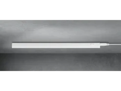Regleta LED bajo mueble, de bajo consumo.