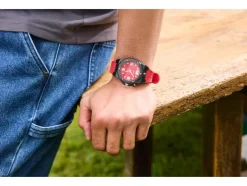 Reloj de pulsera »Fan Edition«, con luz integrada.
