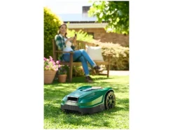 Robot cortacésped de 20 V City Smart »PAMRC 250 A1 City«, con batería y estación de carga.