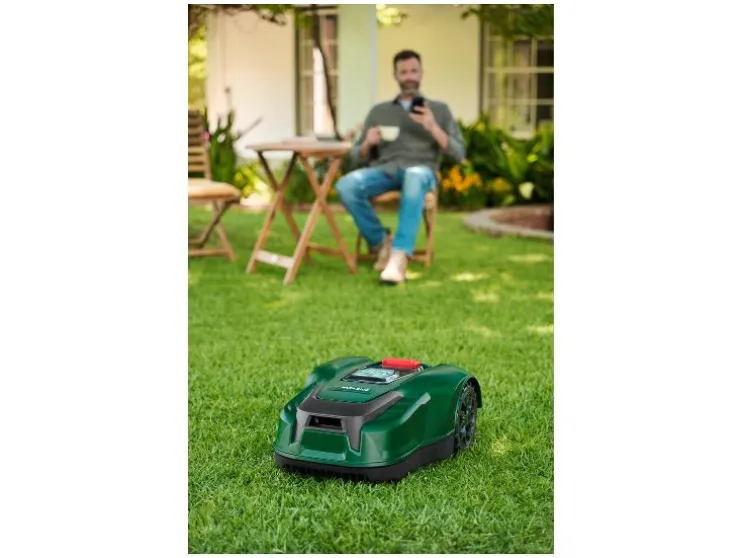 Robot cortacésped de 20 V »PAMRS 1000 A1«, con batería y estación de carga.