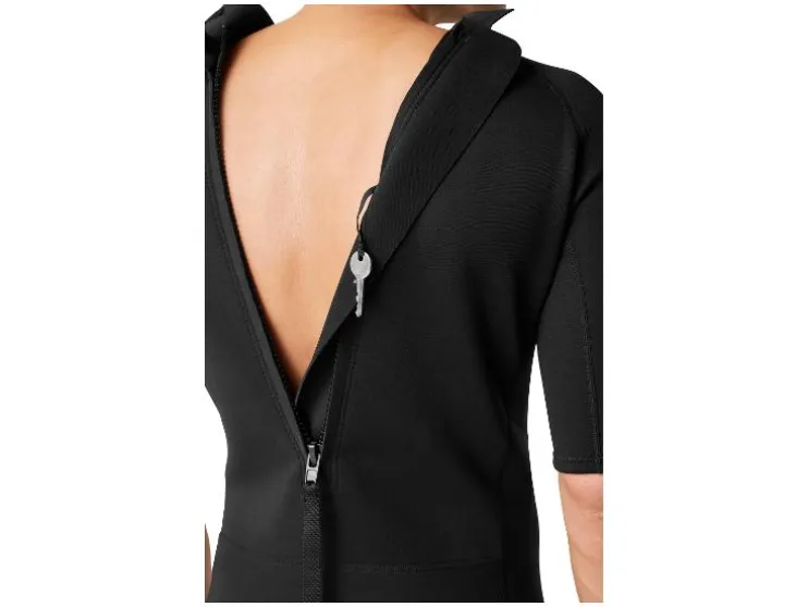 Shorty de neopreno para hombre, con cremallera en la espalda.