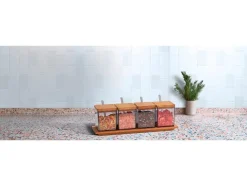 Tarro de especias con cuchara