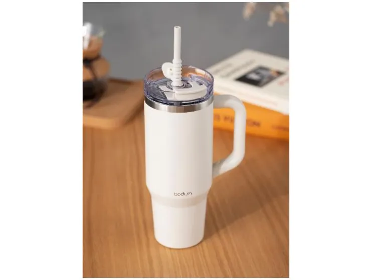 Taza de viaje con asa y pajita de silicona »TRAVELMUG«