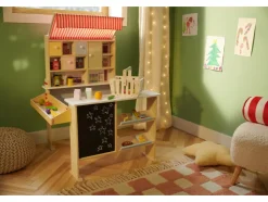 Tienda de juguete de madera.