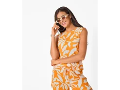 Top de mujer, con efecto arrugado moderno.
