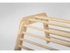Triángulo de escalada, de madera de haya.