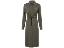 Vestido camisero de mujer, con aberturas laterales.