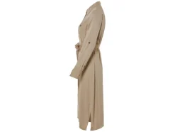 Vestido camisero de mujer, con aberturas laterales.