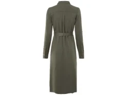 Vestido camisero de mujer, con aberturas laterales.