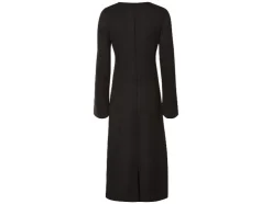 Vestido de mujer, abertura trasera.