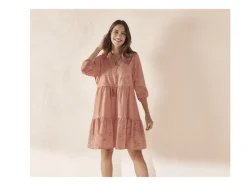 Vestido de mujer con bordado suizo de moda