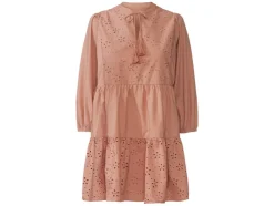 Vestido de mujer con bordado suizo de moda