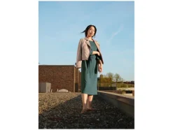Vestido de mujer, con mangas 3/4 de moda.