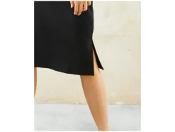 Vestido de mujer, con mangas 3/4 de moda.