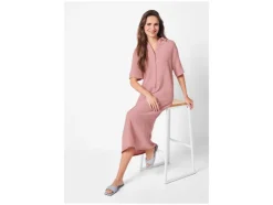 Vestido de mujer, en largo midi moderno.