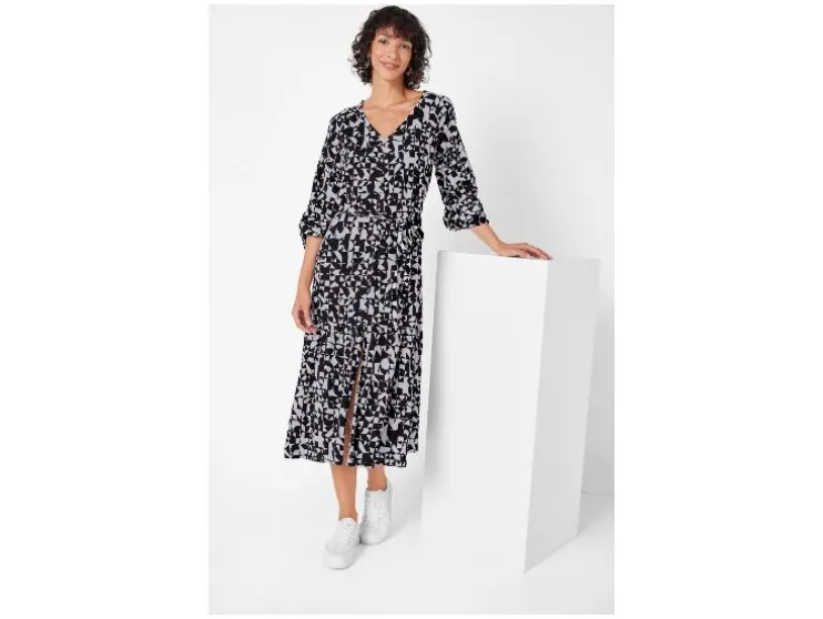 Vestido de mujer, en longitud midi moderna.