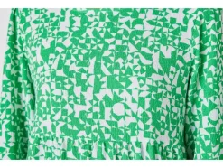 Vestido de mujer, en longitud midi moderna.