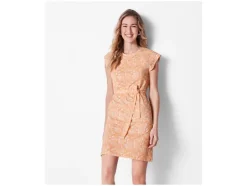 Vestido de mujer, hombros caídos.