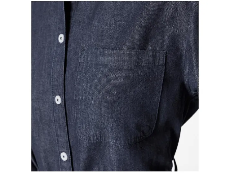 Vestido vaquero de mujer de estilo camisa en tendencia
