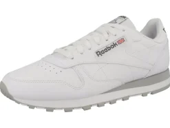 Zapatilla clásica de piel.