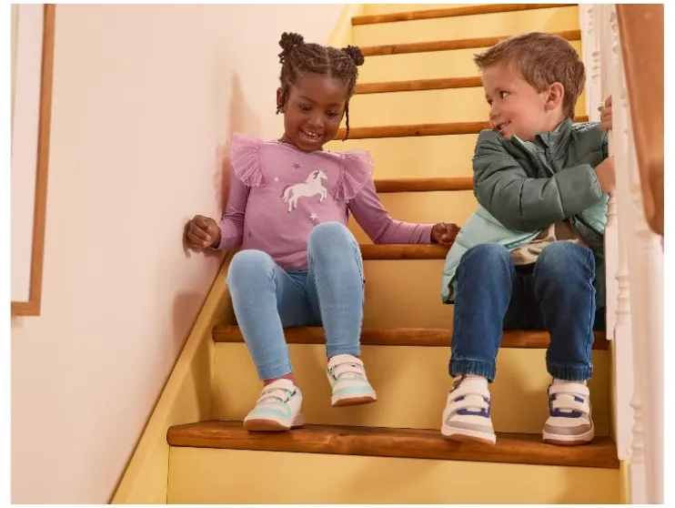 Zapatilla para niños pequeños