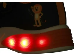 Zapatos infantiles con luz, con efecto luminoso.