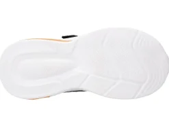Zapatos infantiles con luz, con efecto luminoso.