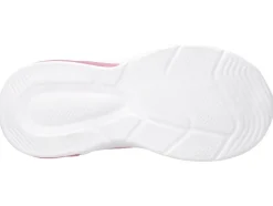 Zapatos infantiles con luz, con efecto luminoso.